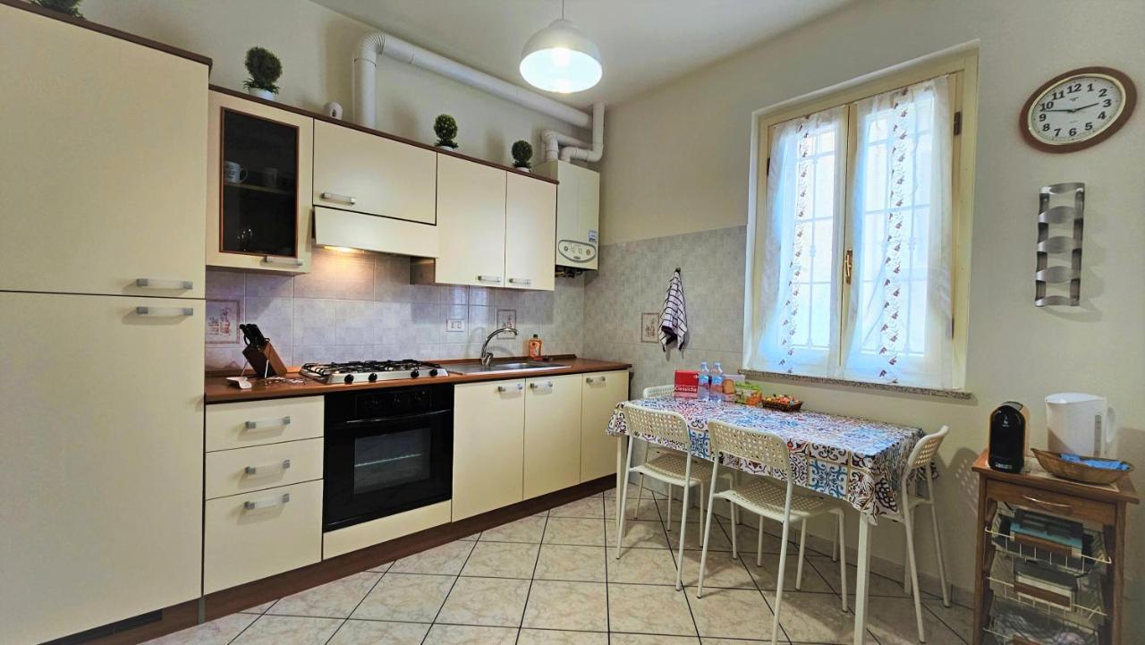 Casteggio Casa Oltrepo Fresco Centrale Ma Silenzioso Parcheggio Interno מראה חיצוני תמונה